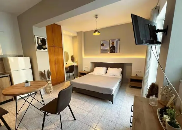 Ilias Nest 1 *